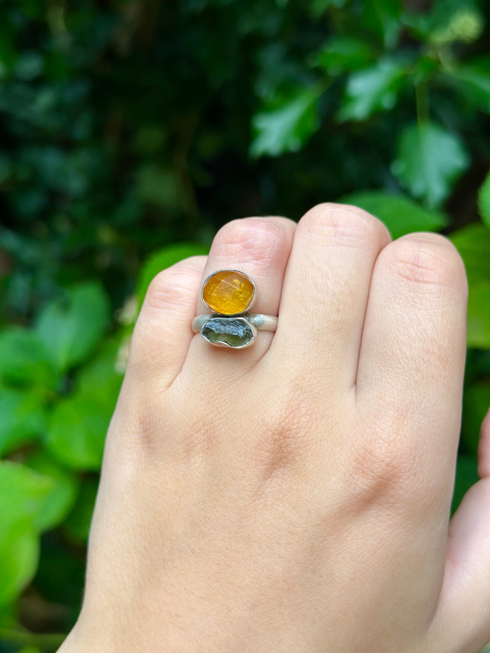 * rare! * MOLDAVITE & Copal Ring - Image 2