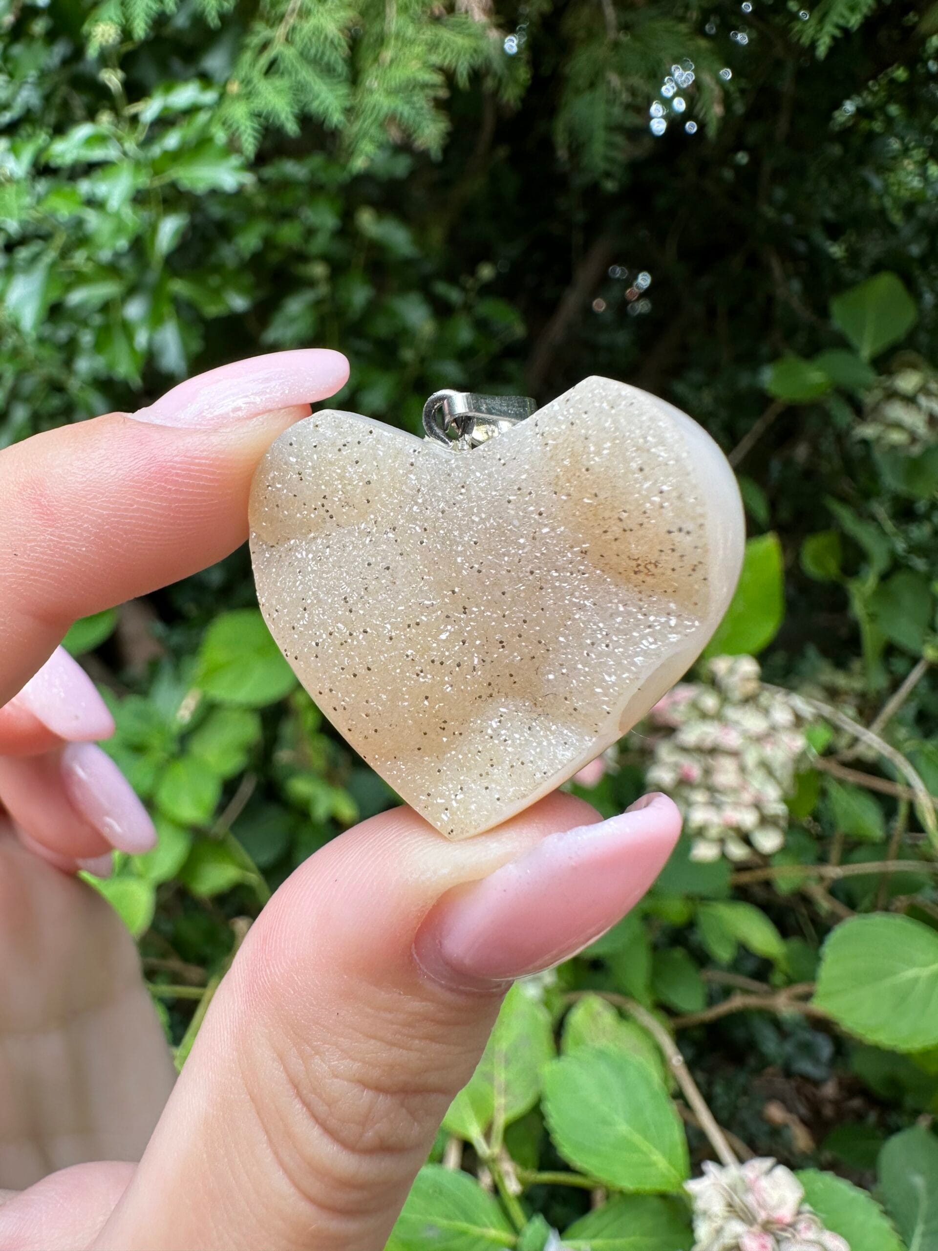 Druzy 'glitter' Agate heart pendant - Image 2