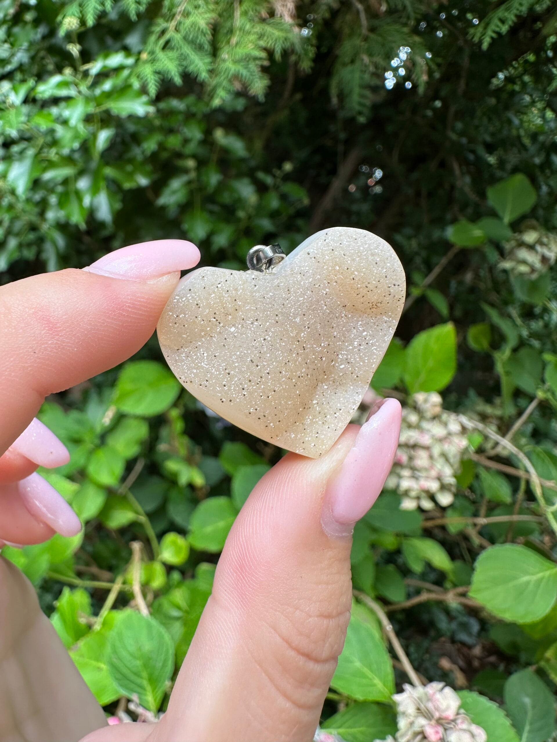 Druzy 'glitter' Agate heart pendant - Image 3