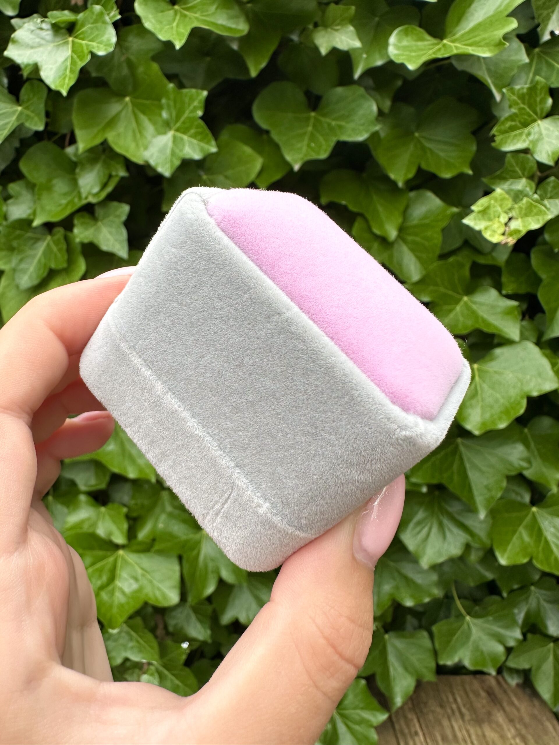 *Luxury Ring Gift Box -Pink & Grey* - Image 5