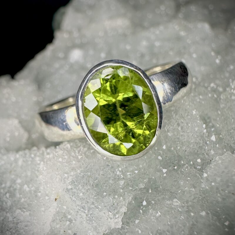 Peridot Ring STARBORN