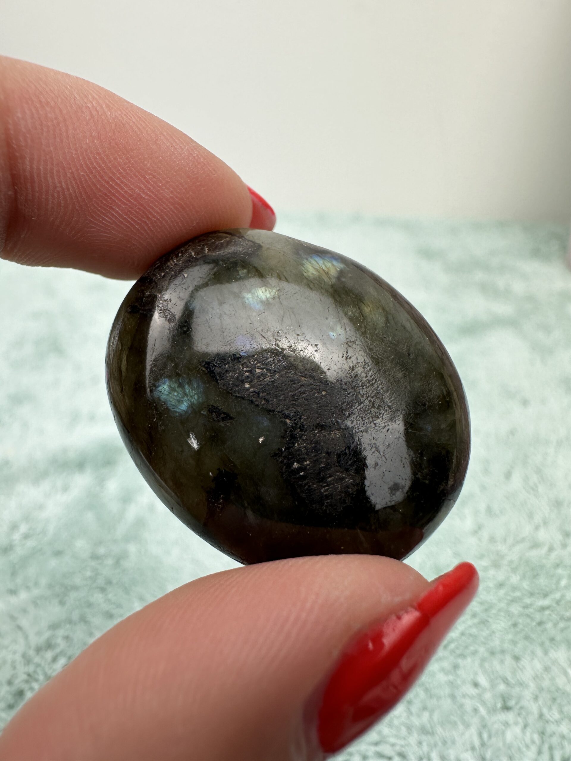 Labradorite Palmstone 1 - Image 3