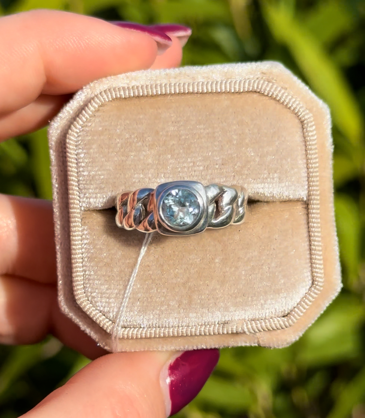 Chain Design Blue Topaz Ring - Image 2