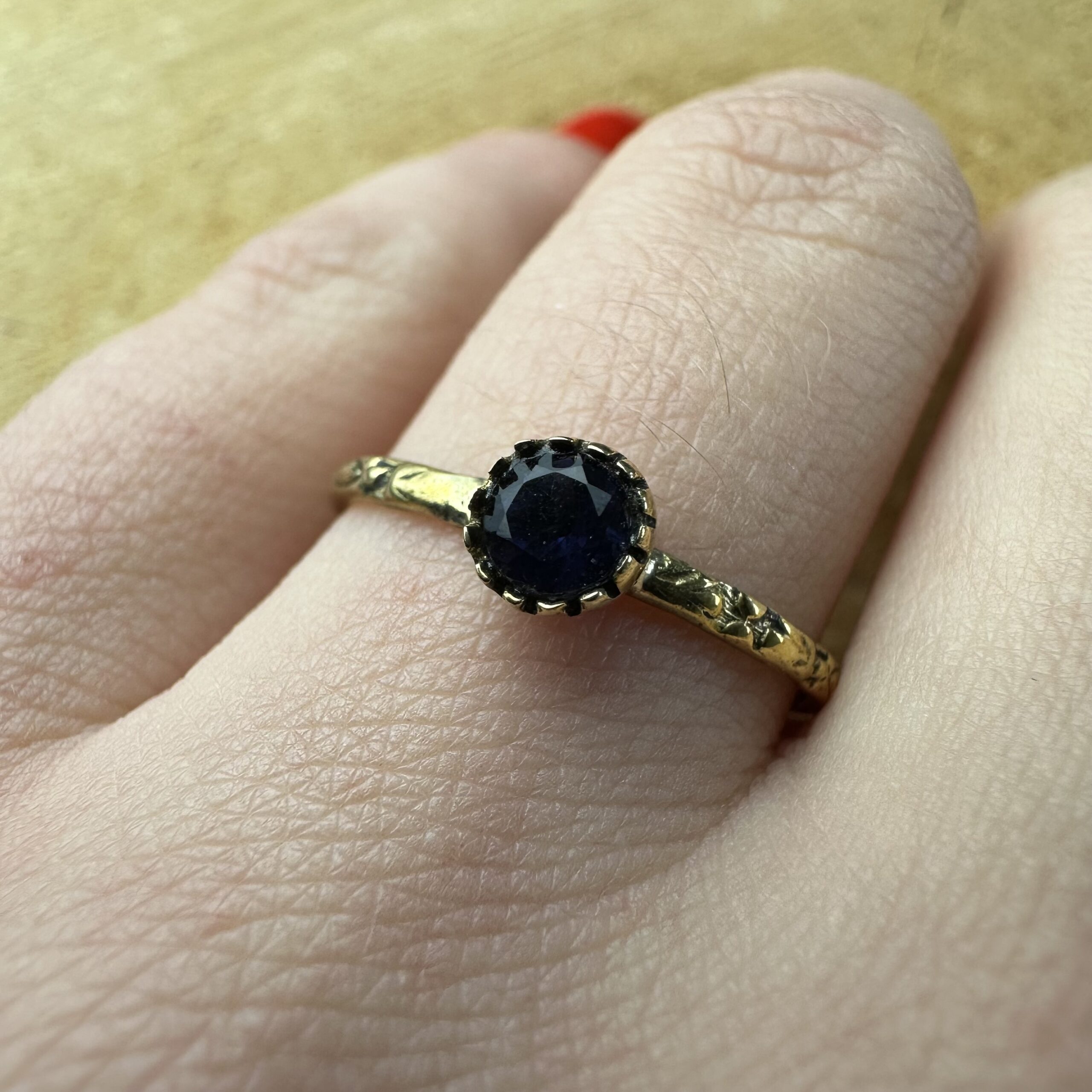 Iolite Ring - 18K - Image 3