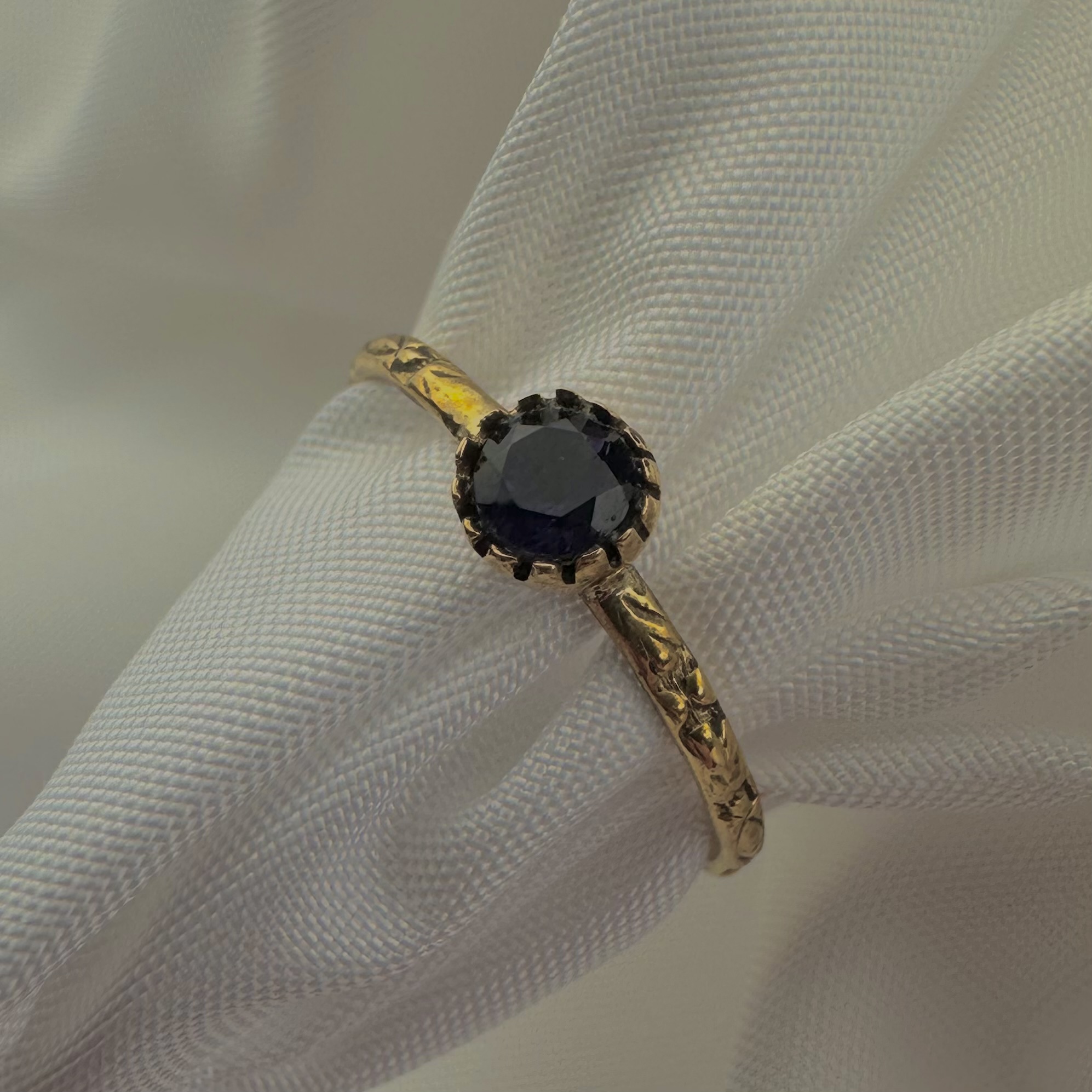 Iolite Ring - 18K - Image 2