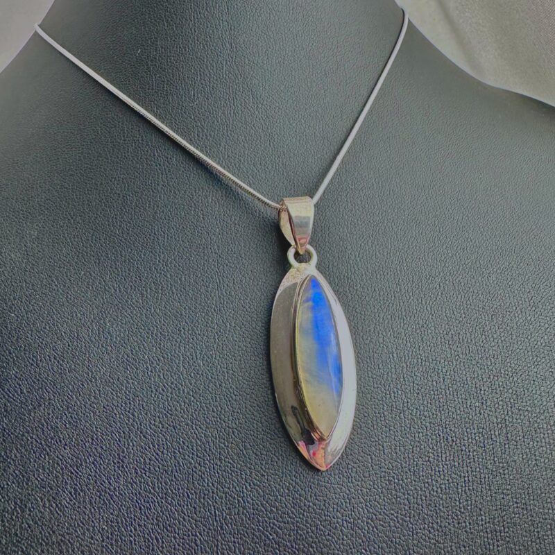 Celestial Rainbow Moonstone Collier