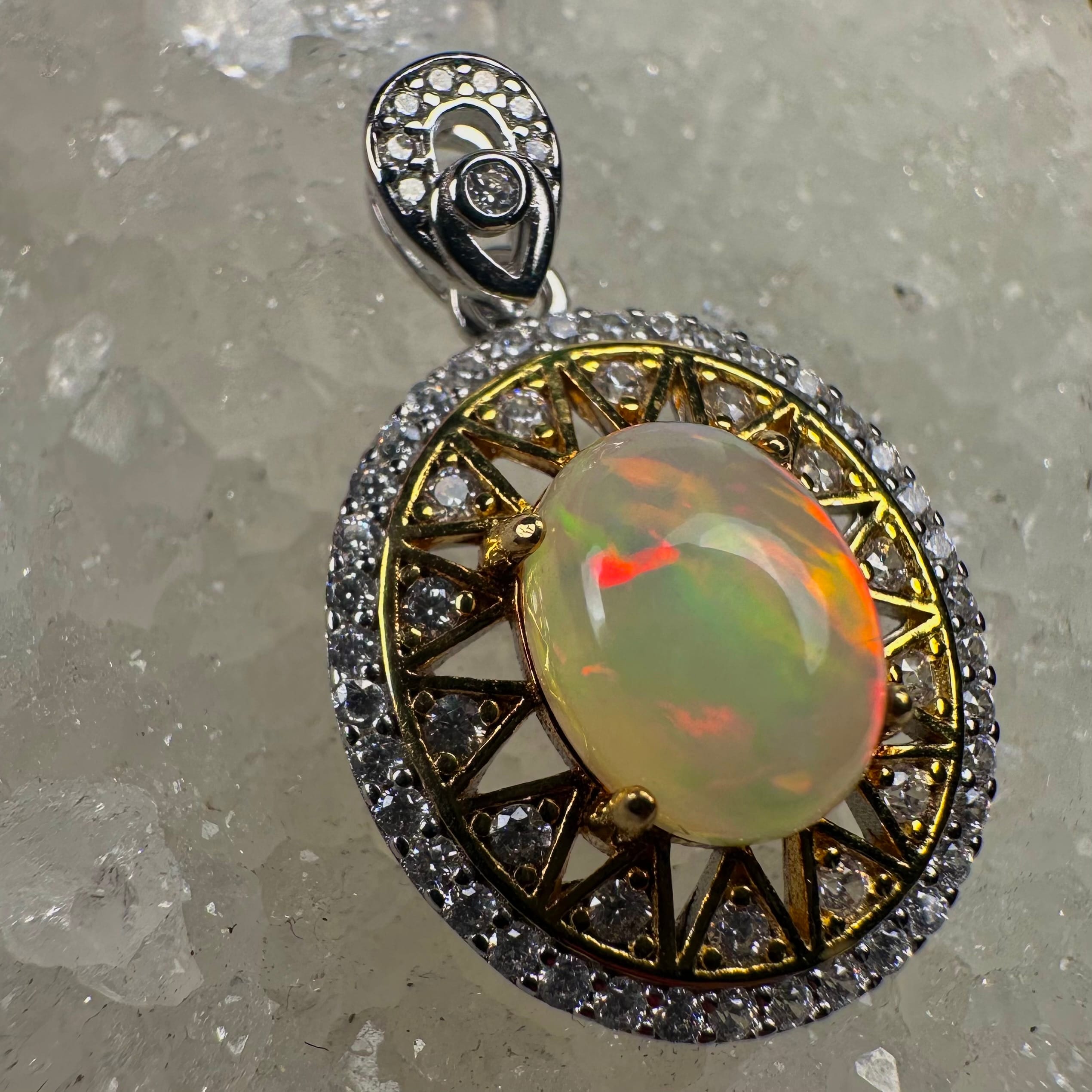 18K Solar Sunbeam Opal Pendant - Image 5