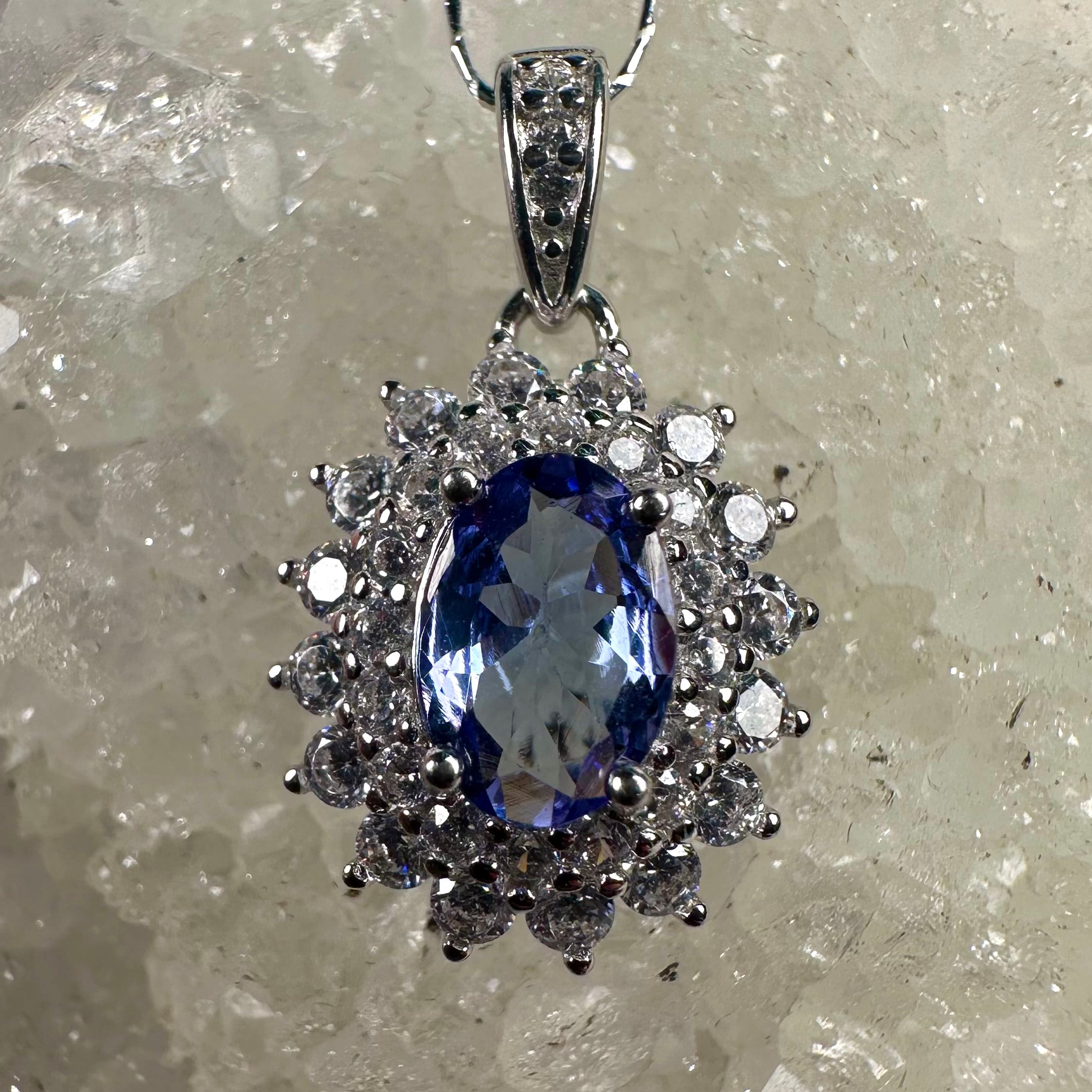 Luxe Daisy Sapphire Pendant
