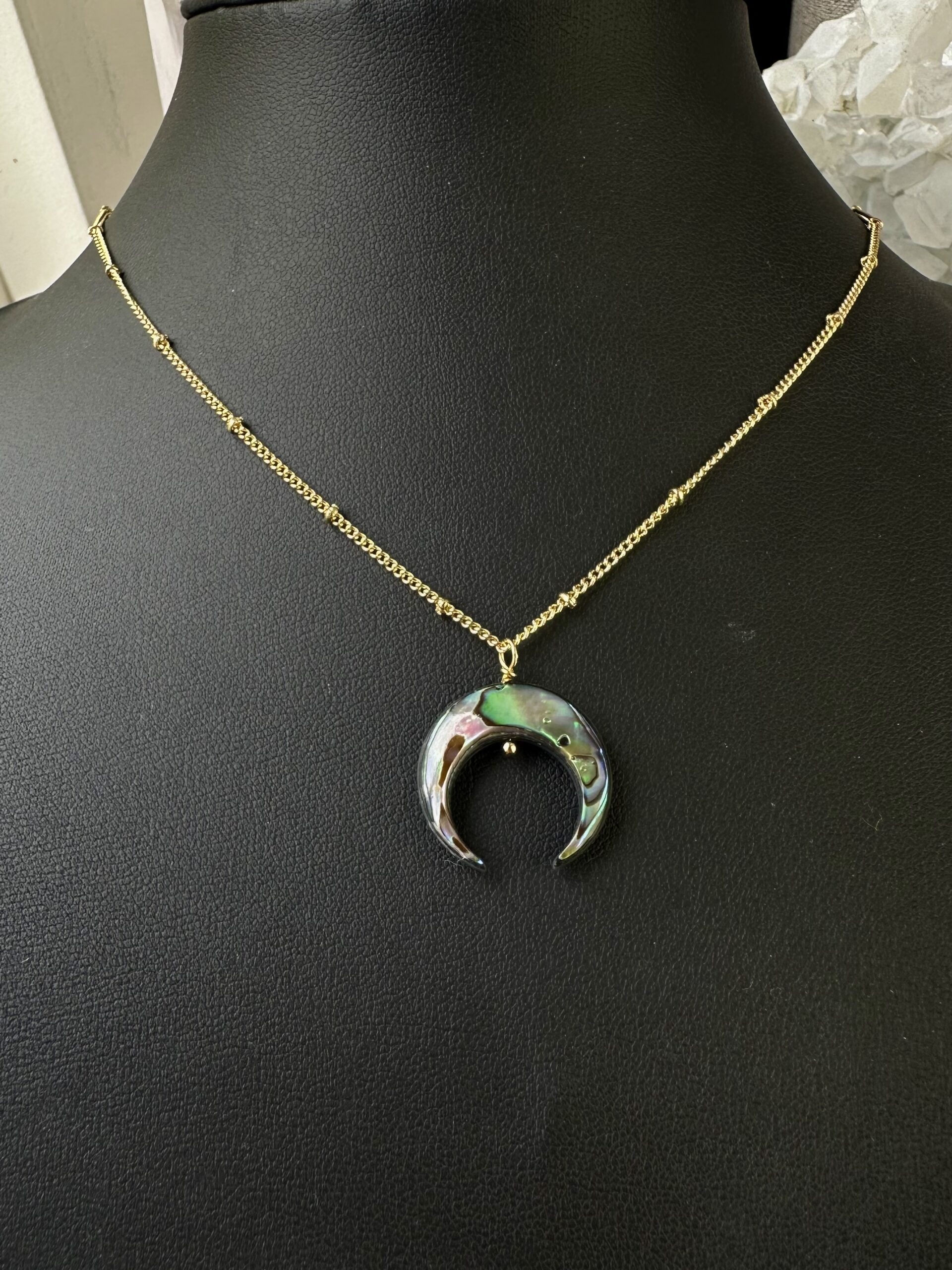 🌙 Luna Necklace – Mystical Feminine Energy 🌙