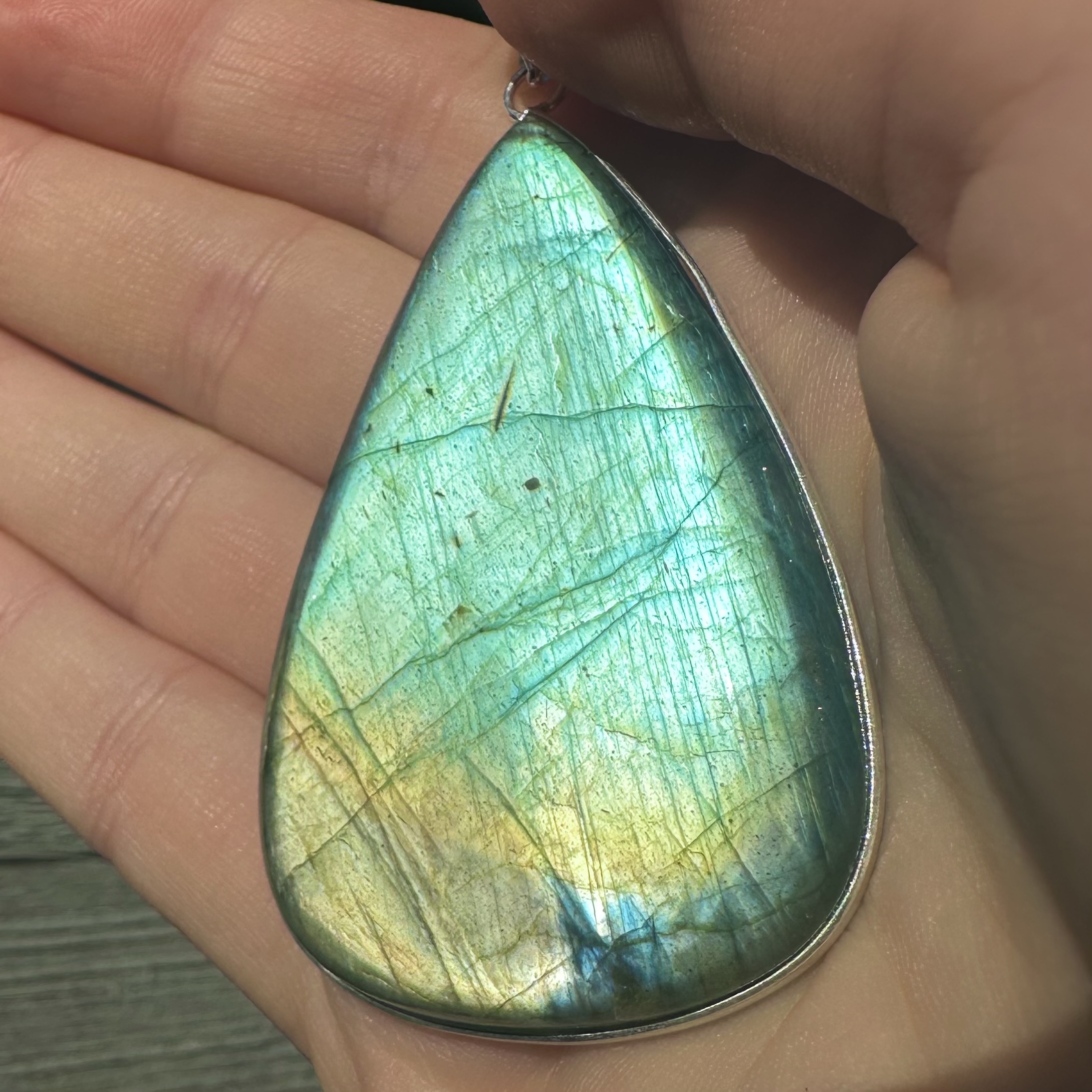 XXL Labradorite Pendant – Seafoam Flash ✨