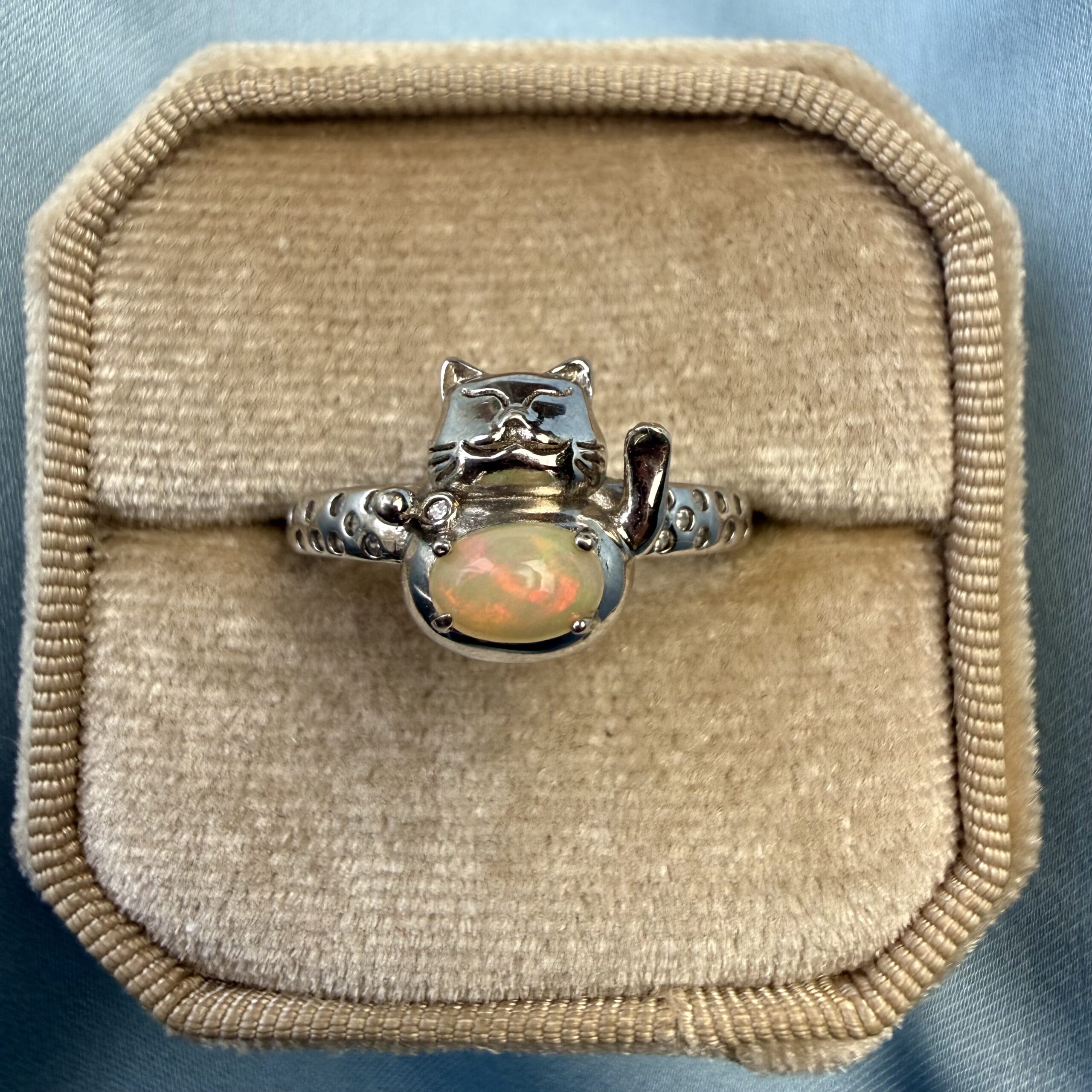 Lucky Cat Opal Ring