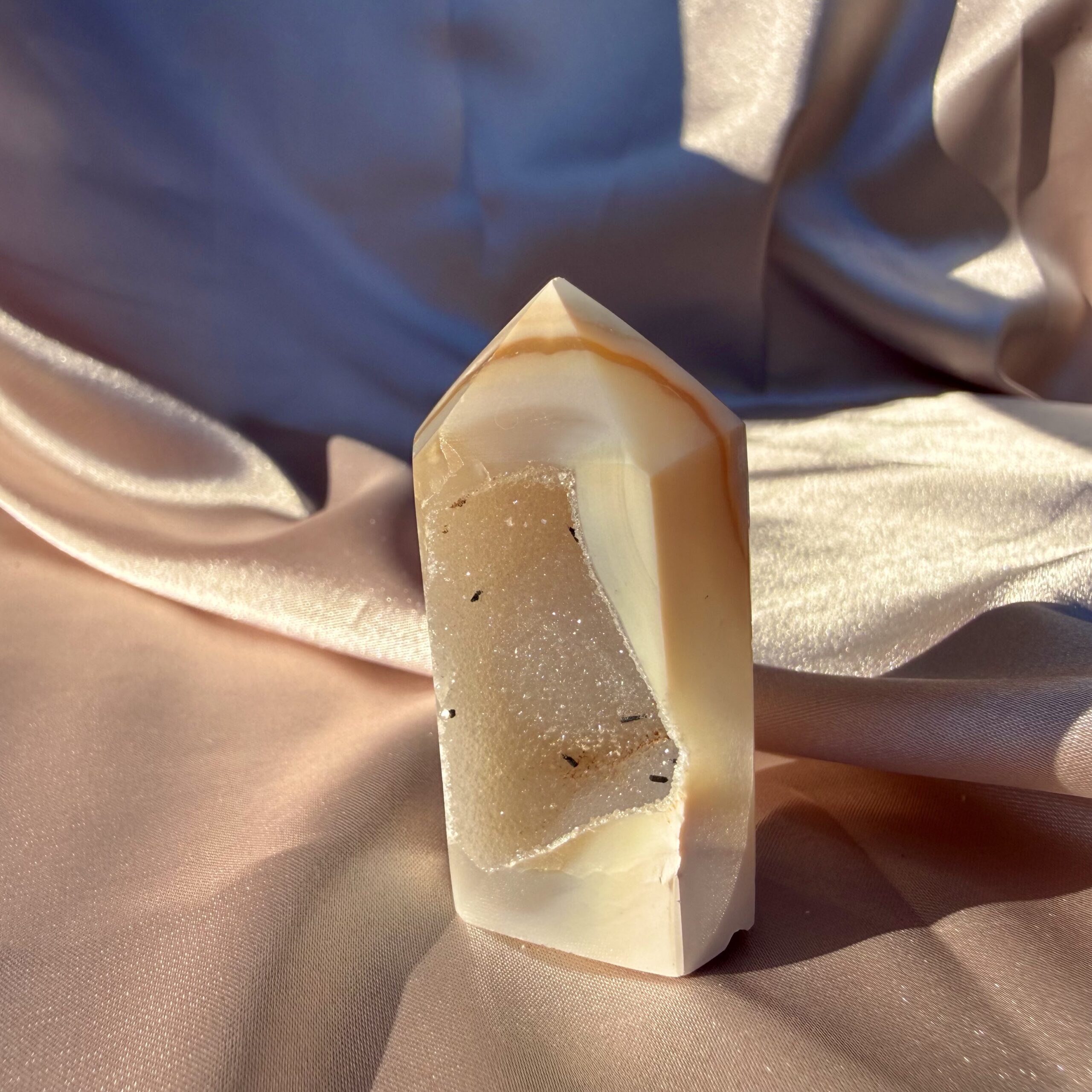 Druzy Agate Tower Caramel Latte