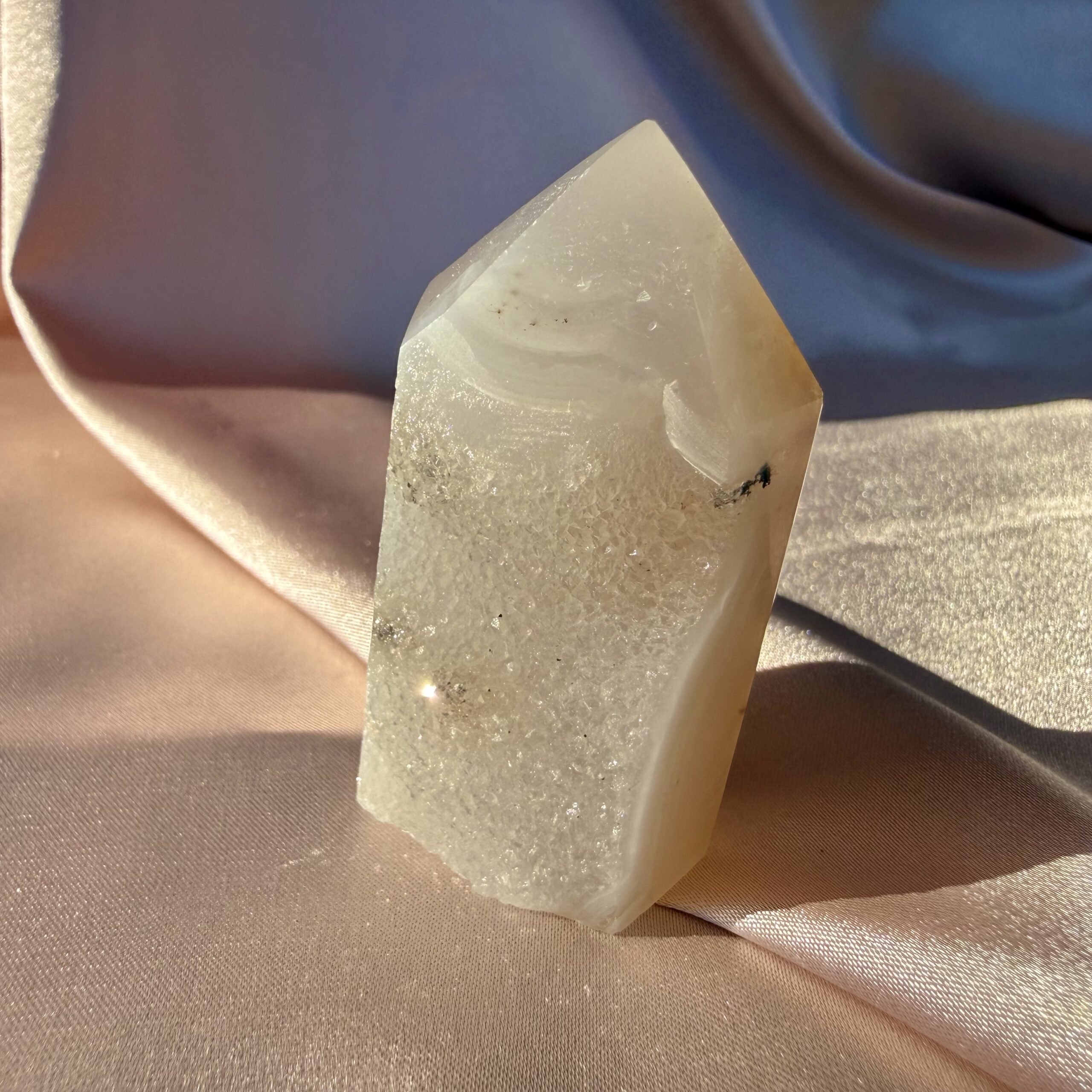 Druzy Agate Tower Icy Sugar - Image 2