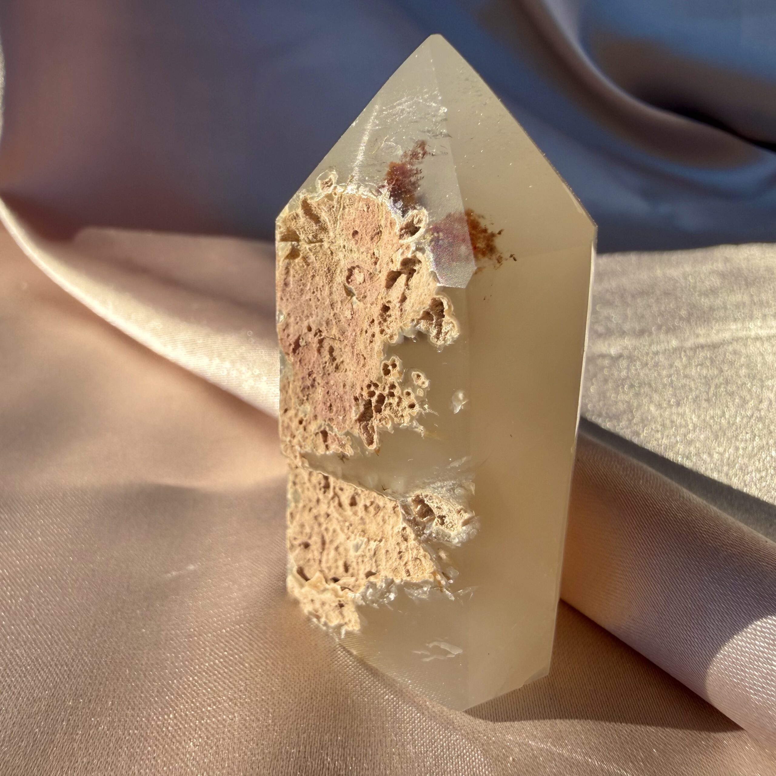 Druzy Agate Tower Icy Sugar - Image 3