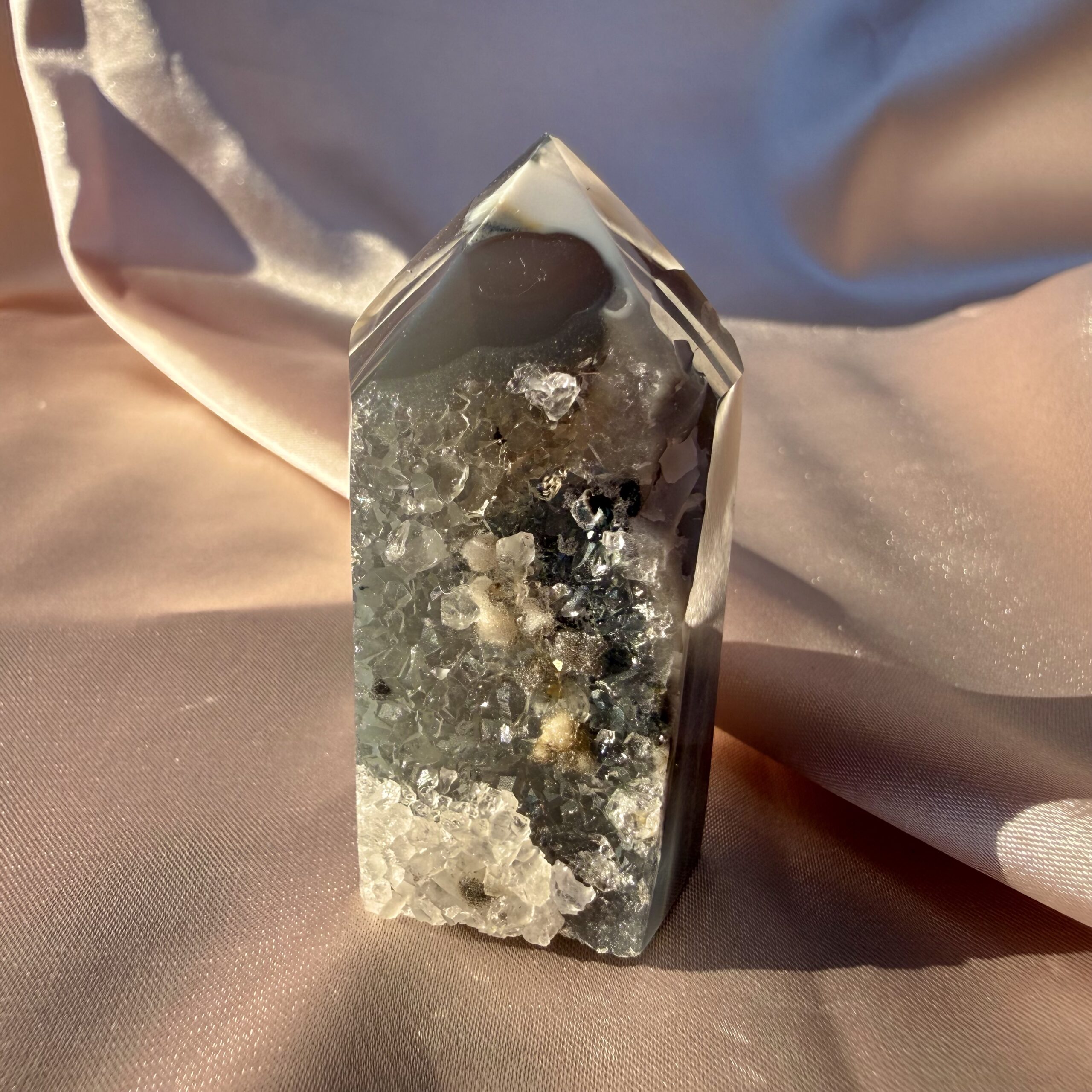 Druzy Agate Tower Blueberry Ice