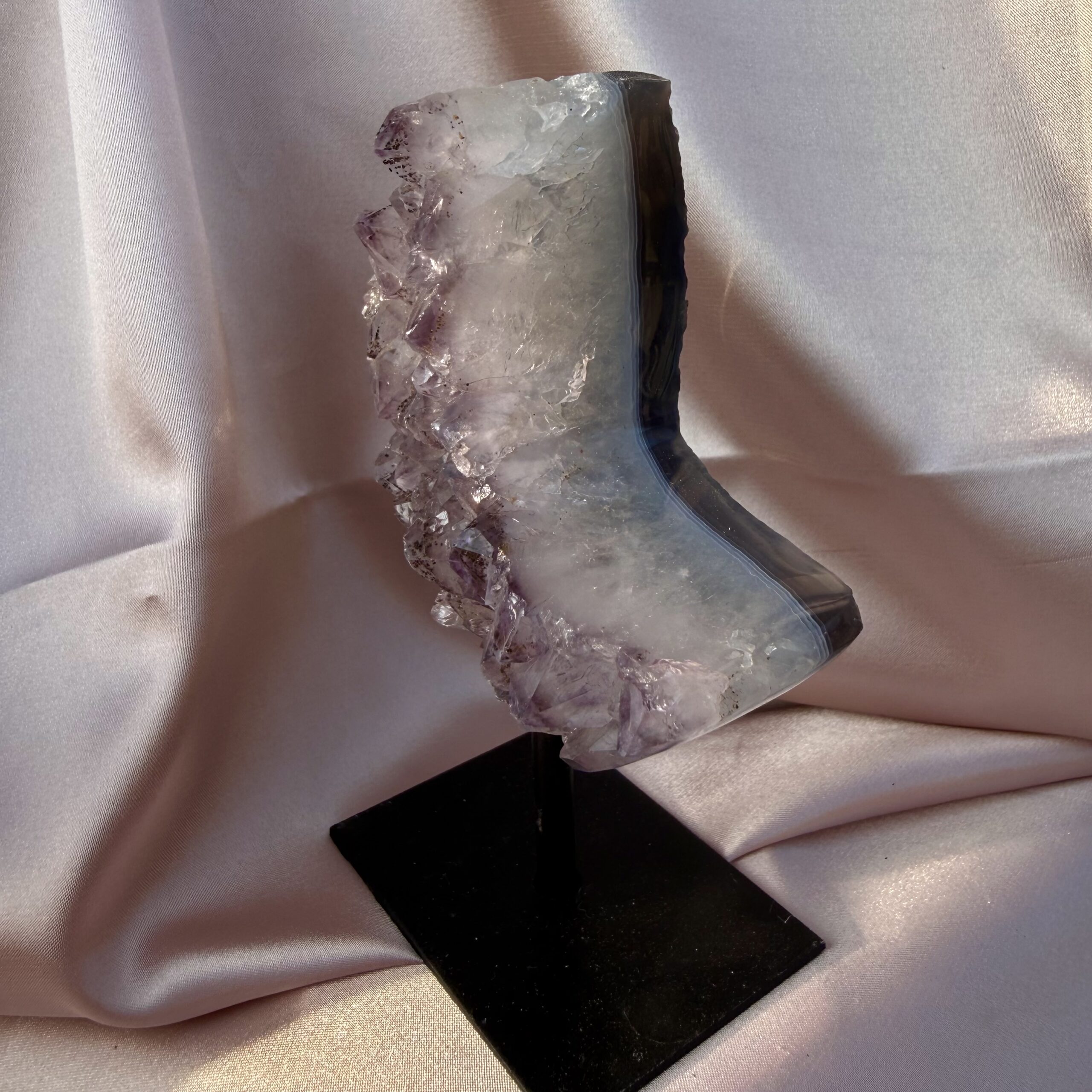CUTIE! Agate & Lavender Amethyst Moon on stand - Image 4