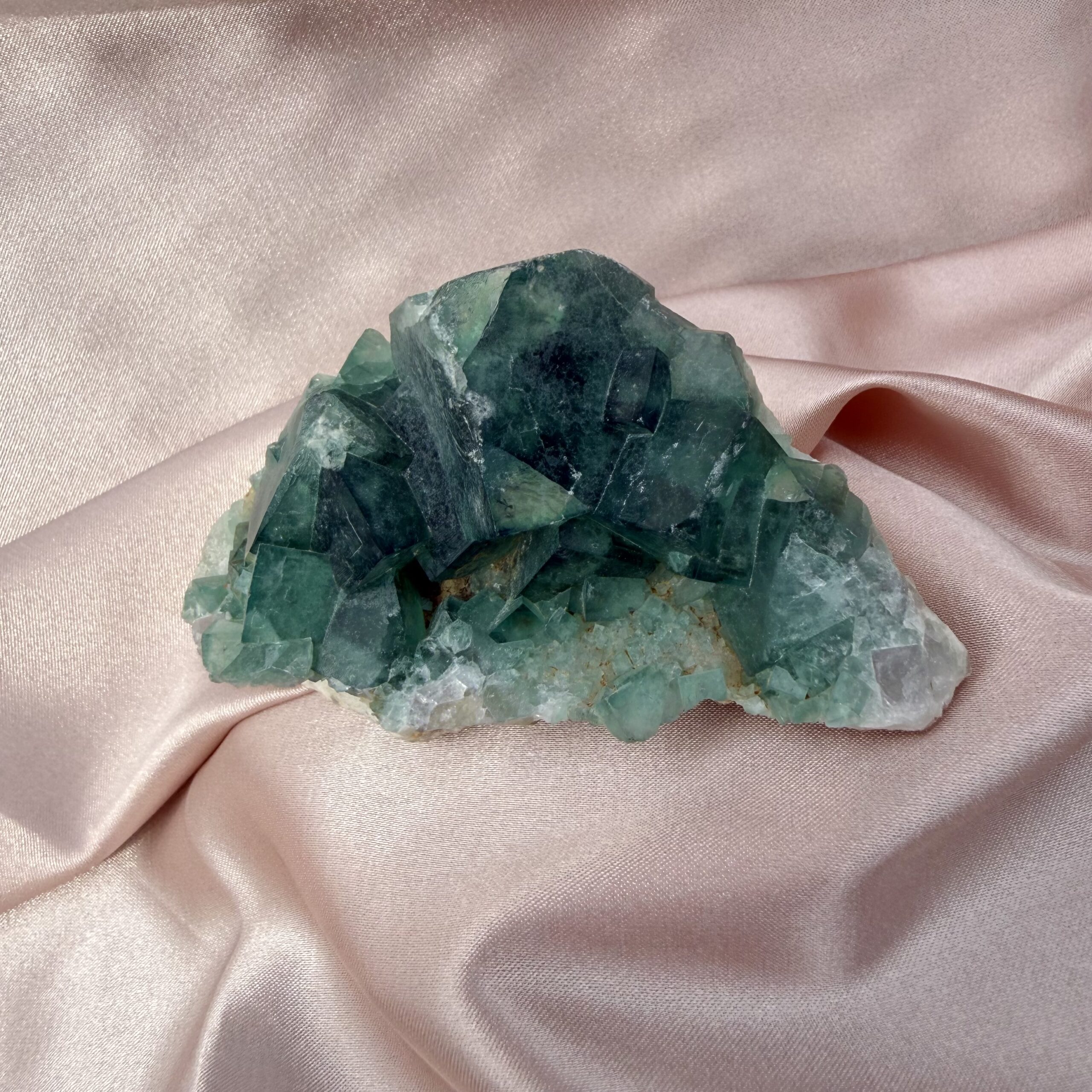 UV Reactive Fluorite Cluster