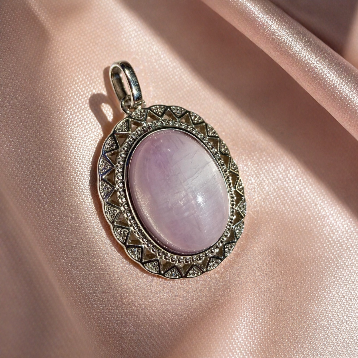 Kunzite Pendant – Heart Opening Energy