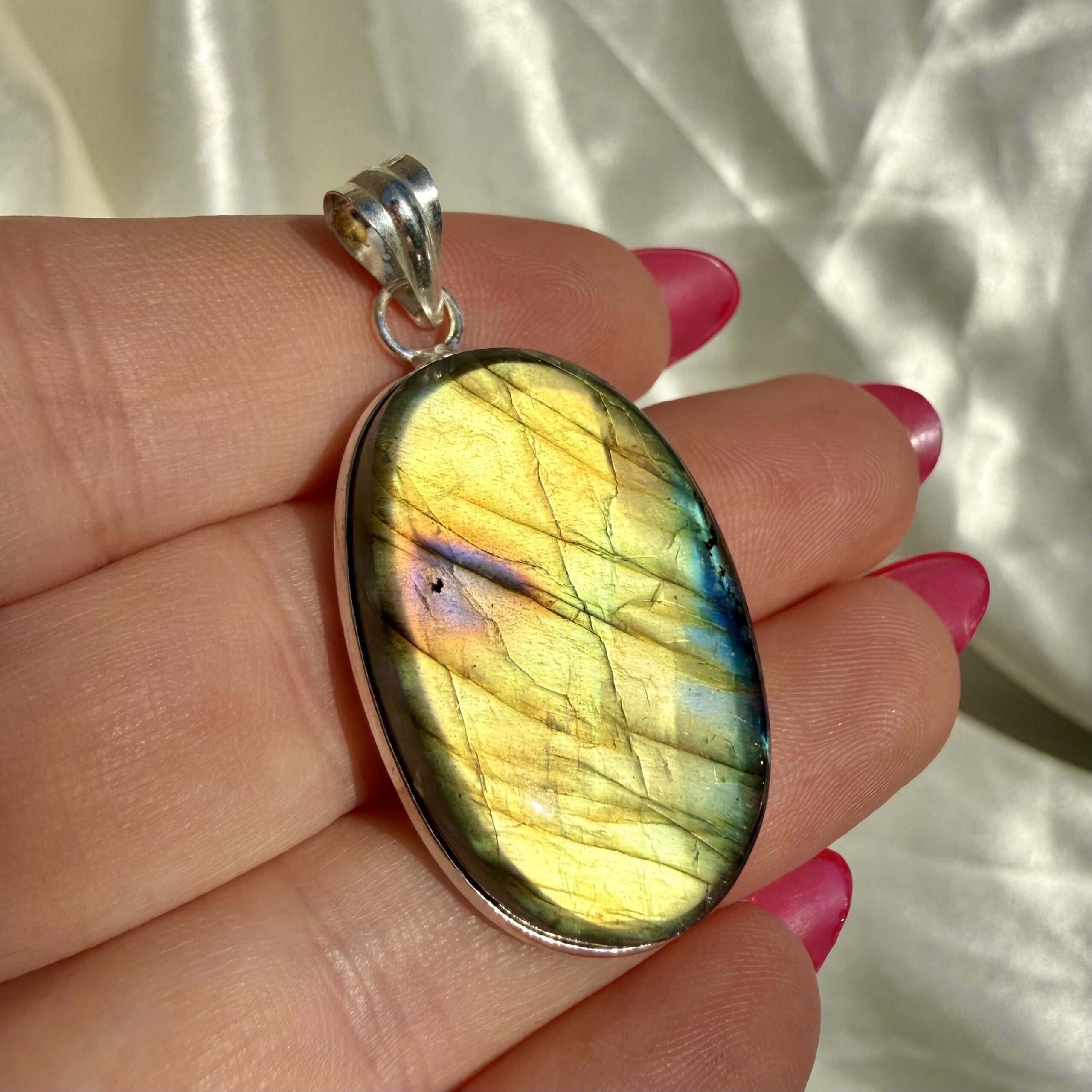 Labradorite Pendant Silver - Image 2