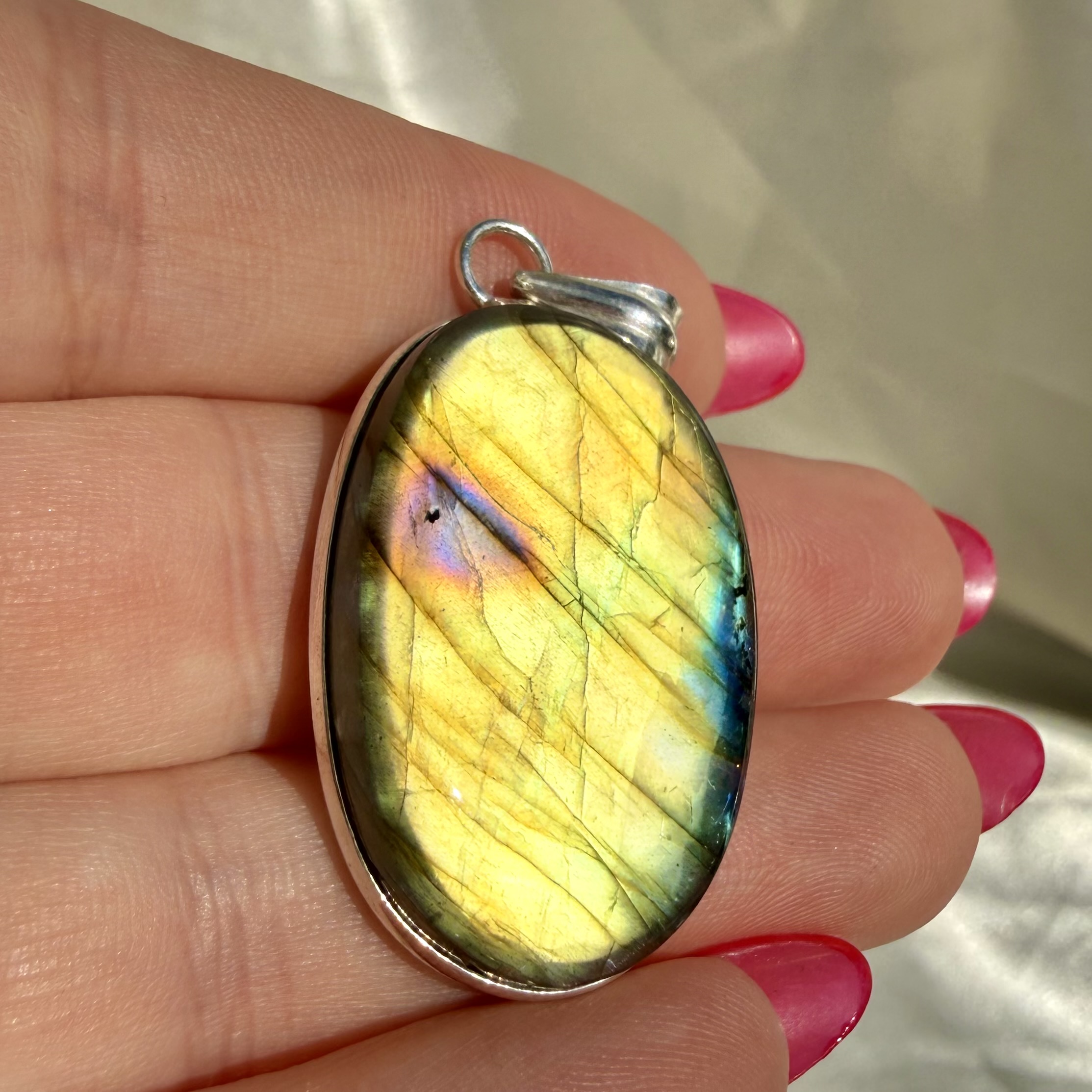 Labradorite Pendant Silver - Image 3
