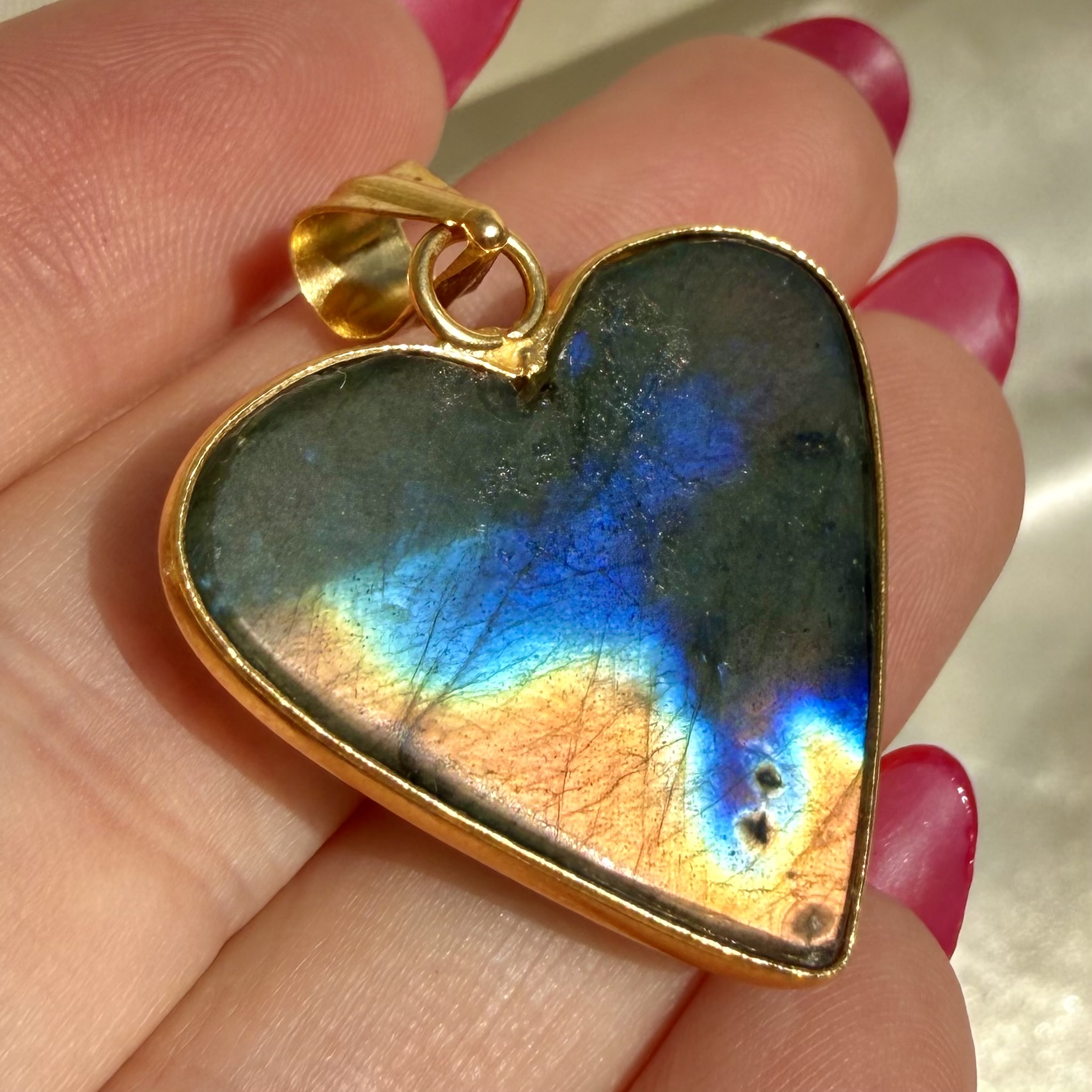 Labradorite Heart Pendant Gold - Image 2