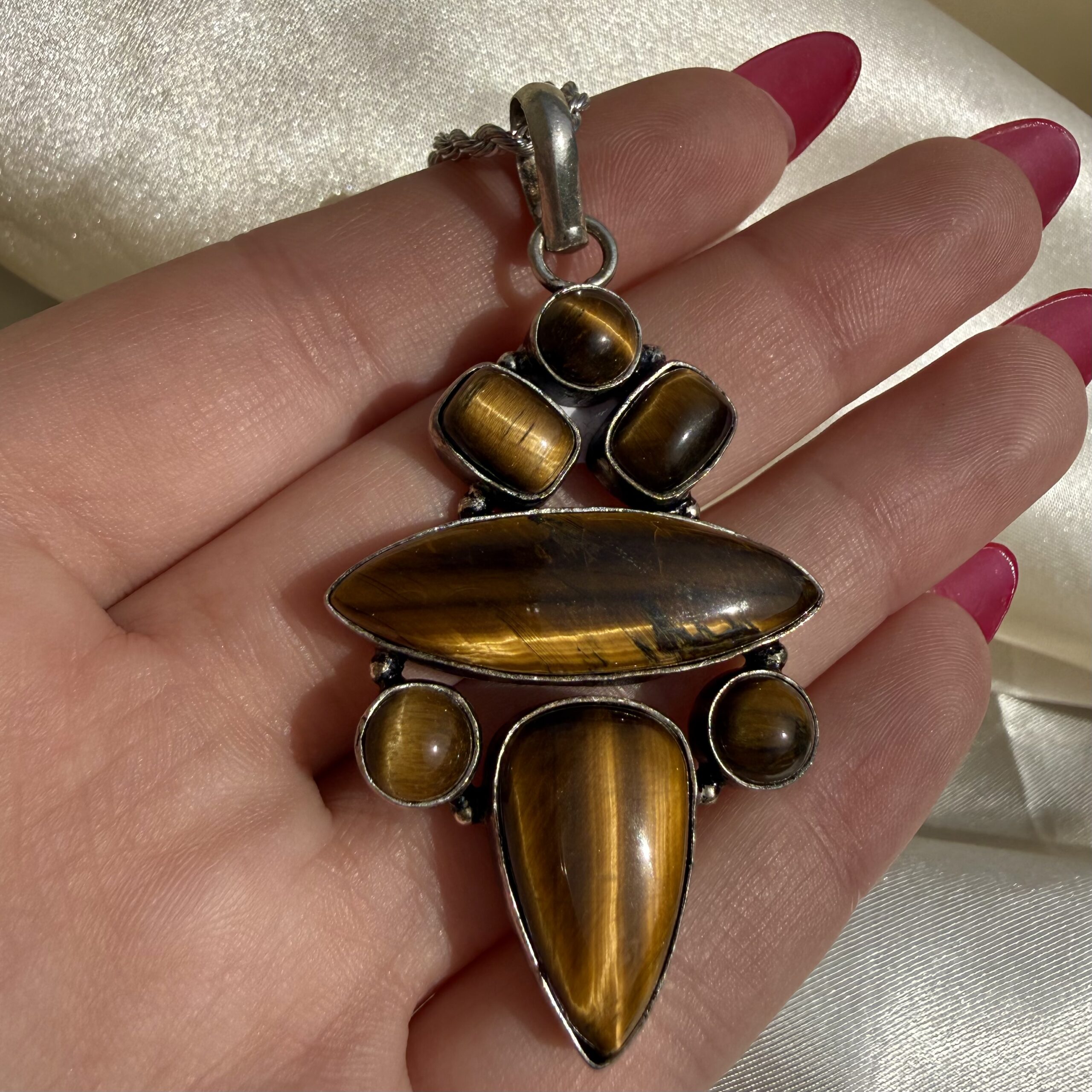 STATEMENT! Tigers Eye Necklace - Image 2