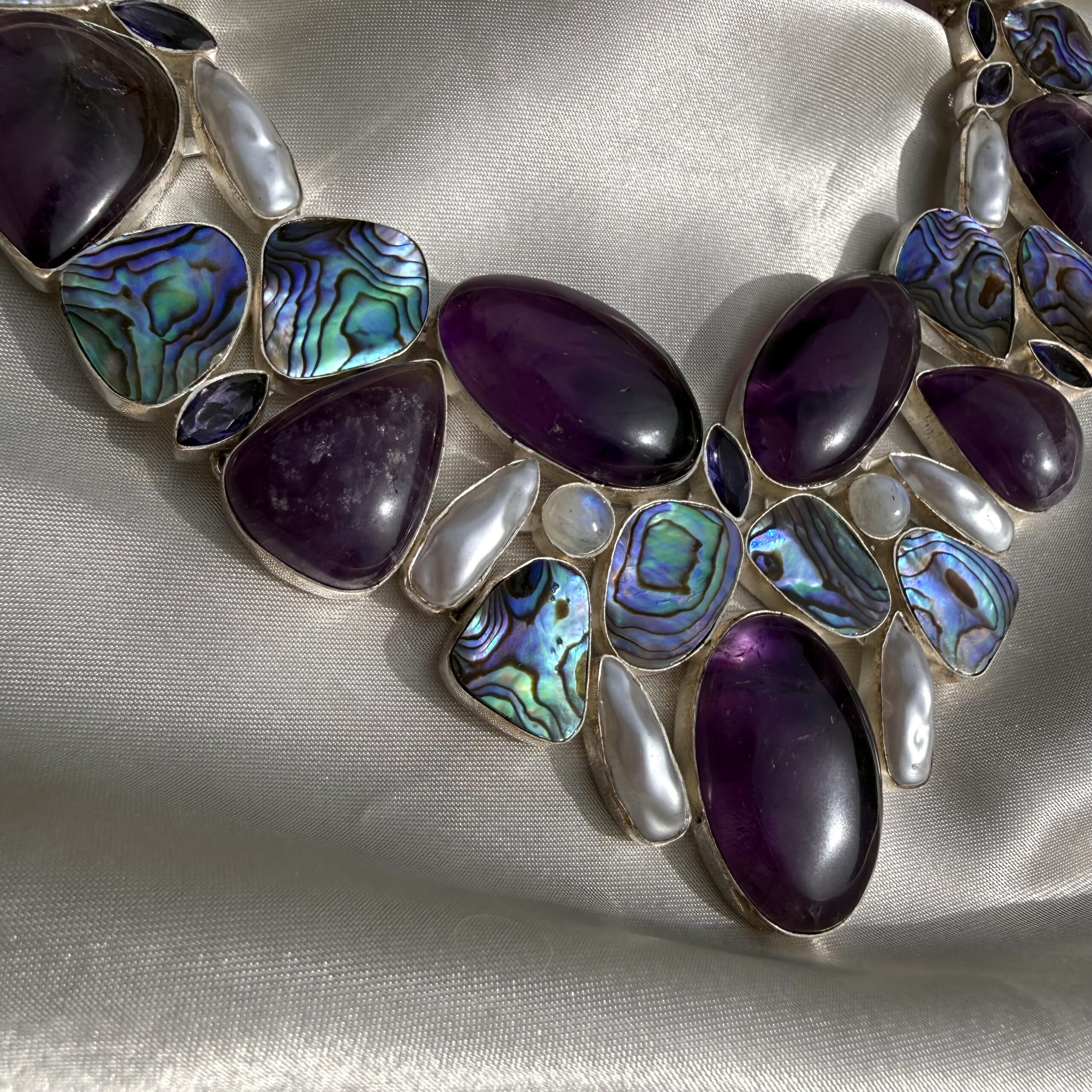 STATEMENT PIECE! Amethyst, Abalone Shell & Pearl Collier - Image 5