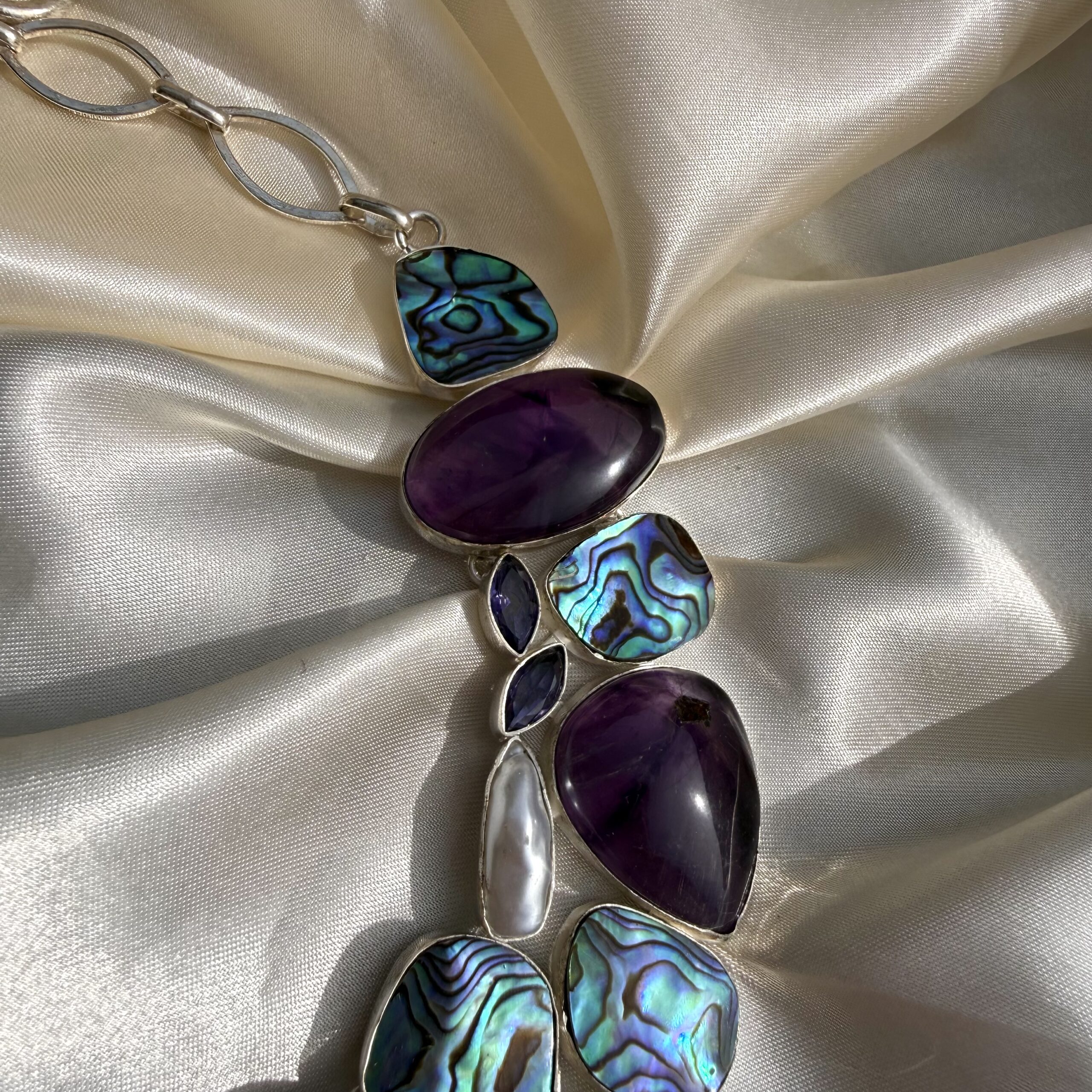 STATEMENT PIECE! Amethyst, Abalone Shell & Pearl Collier - Image 3