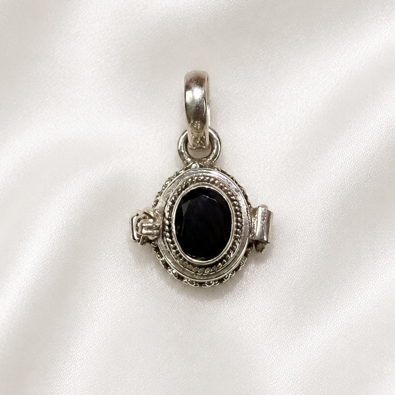 Onyx Locket Pendant (opens up!)