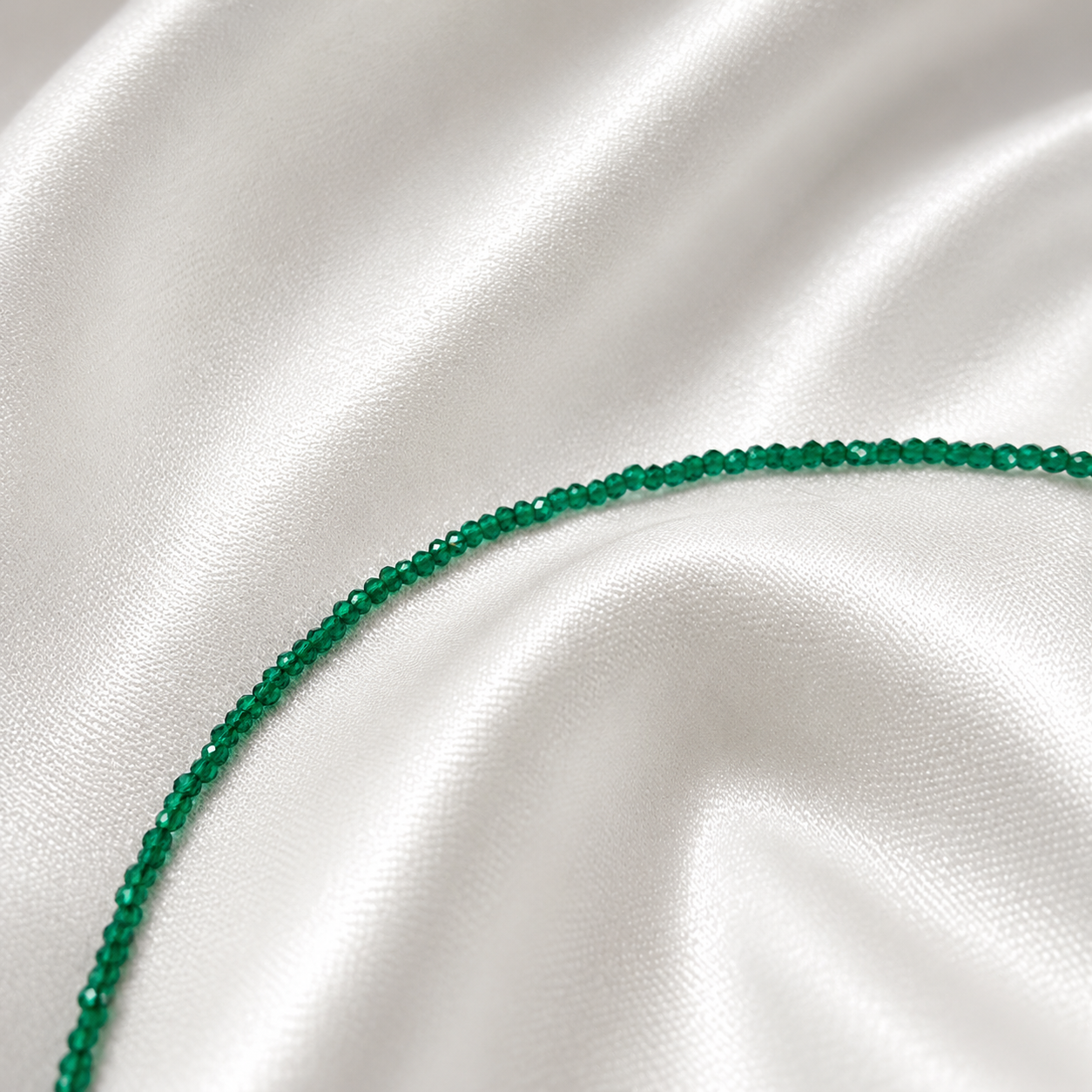 Faceted Green Onyx Crystal Collier