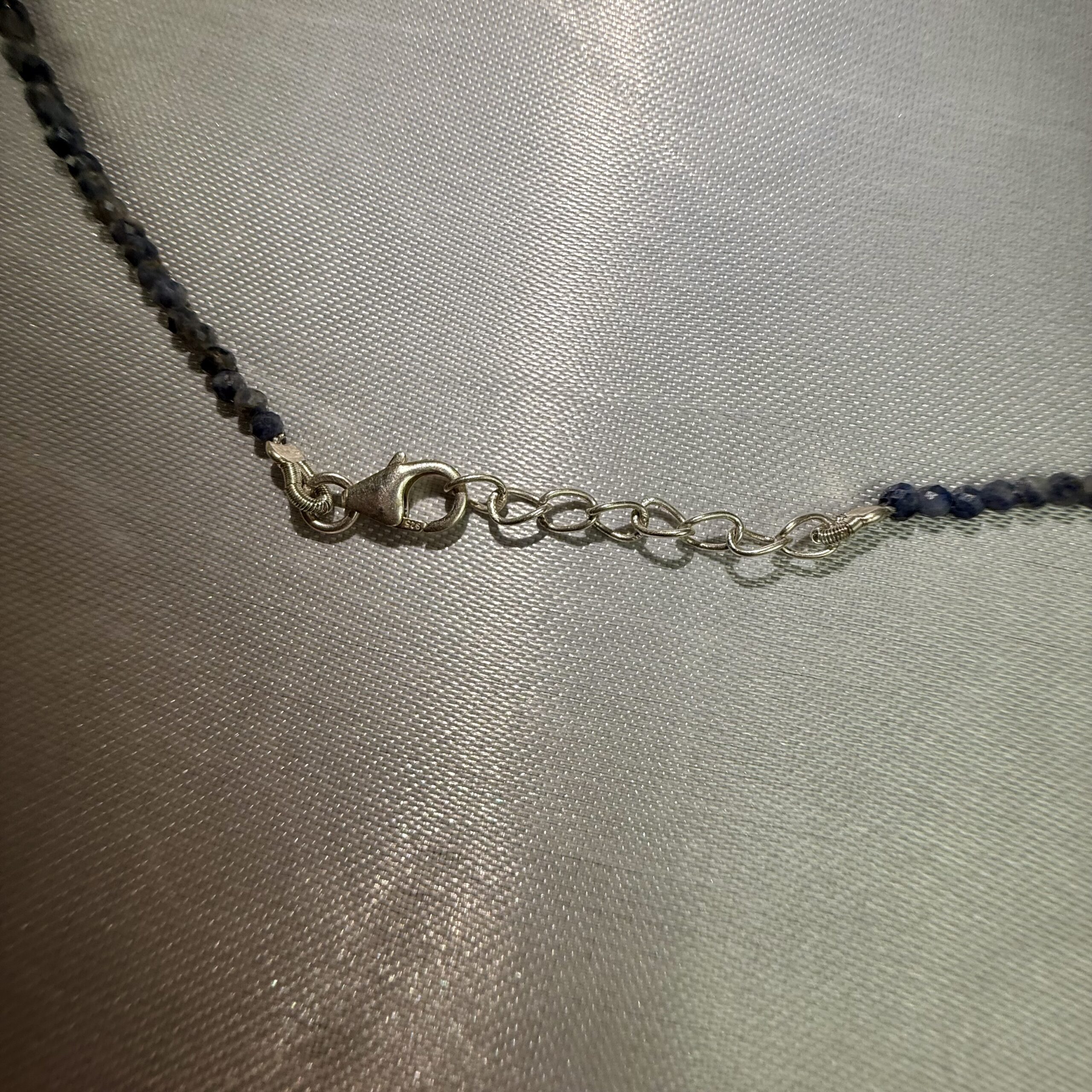 Faceted Sodalite Crystal Collier - Image 3