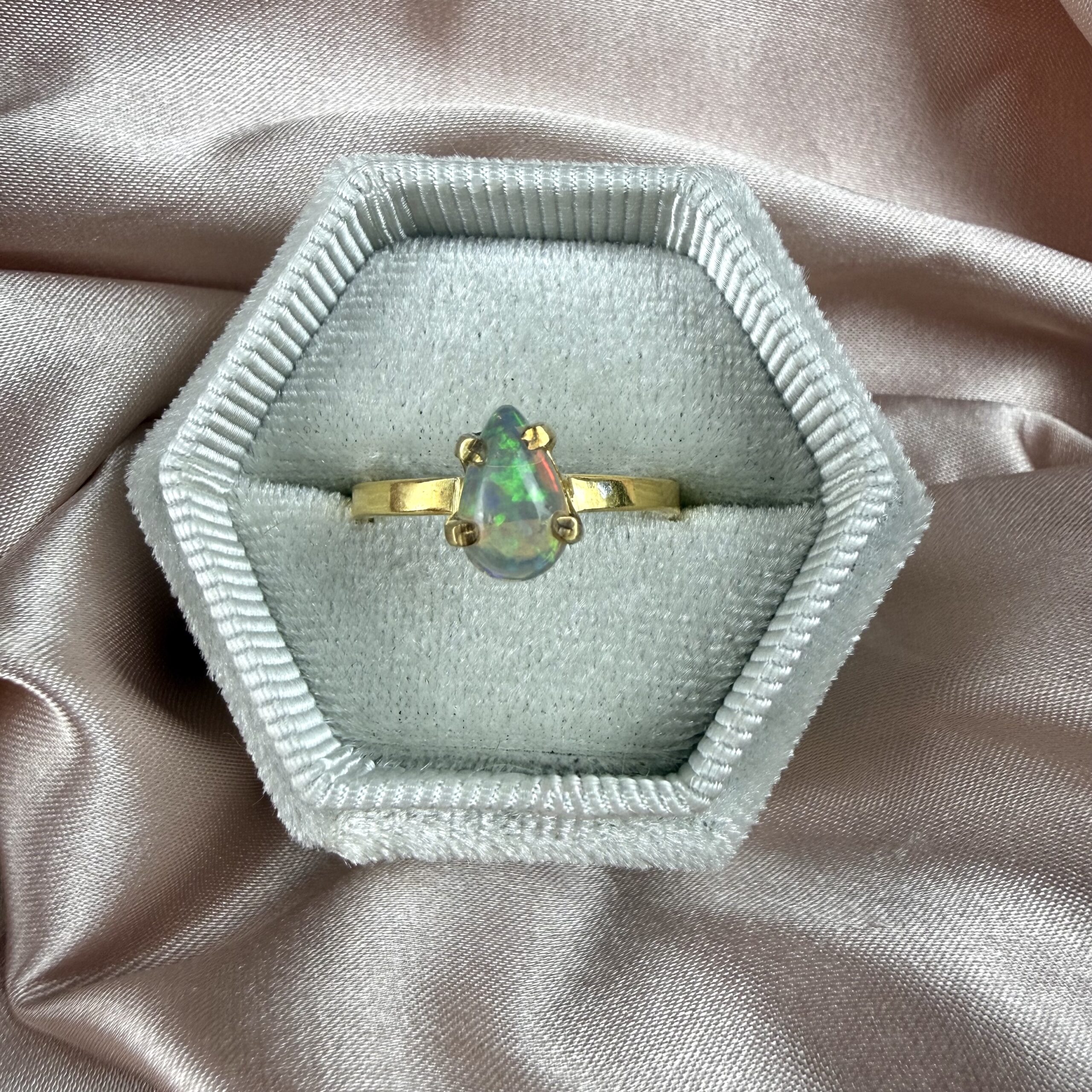 Opal Pear Ring Gold