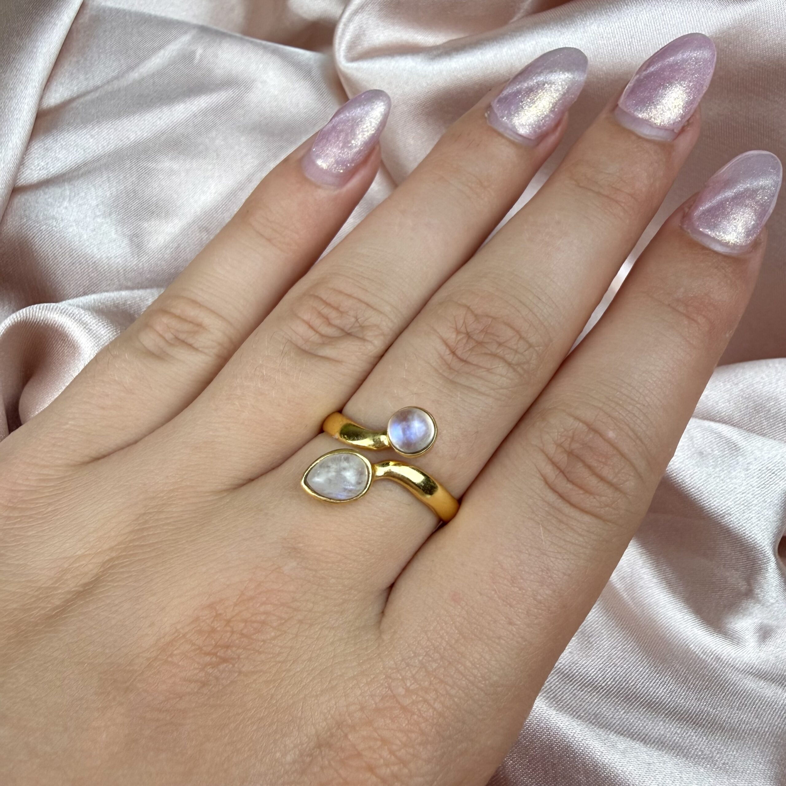 Moonstone Ring Divine Gold - Image 2