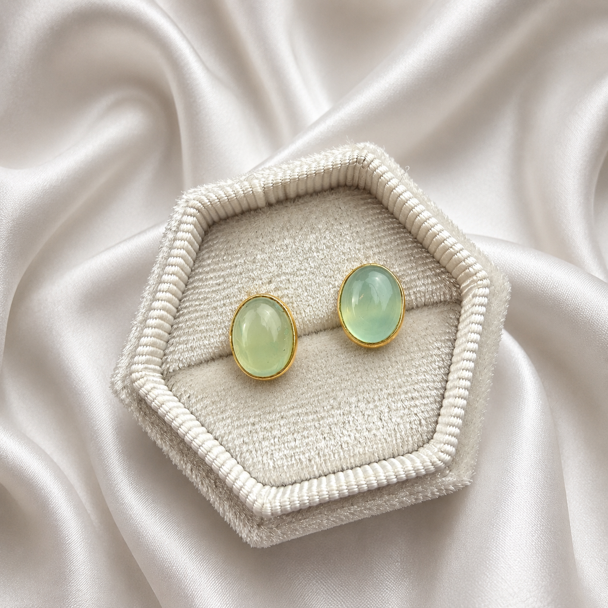 Prehnite Earstuds Gold