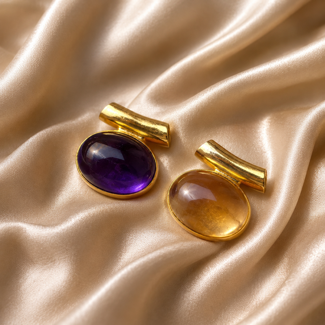 Elegant Gemstone Pendant Gold
