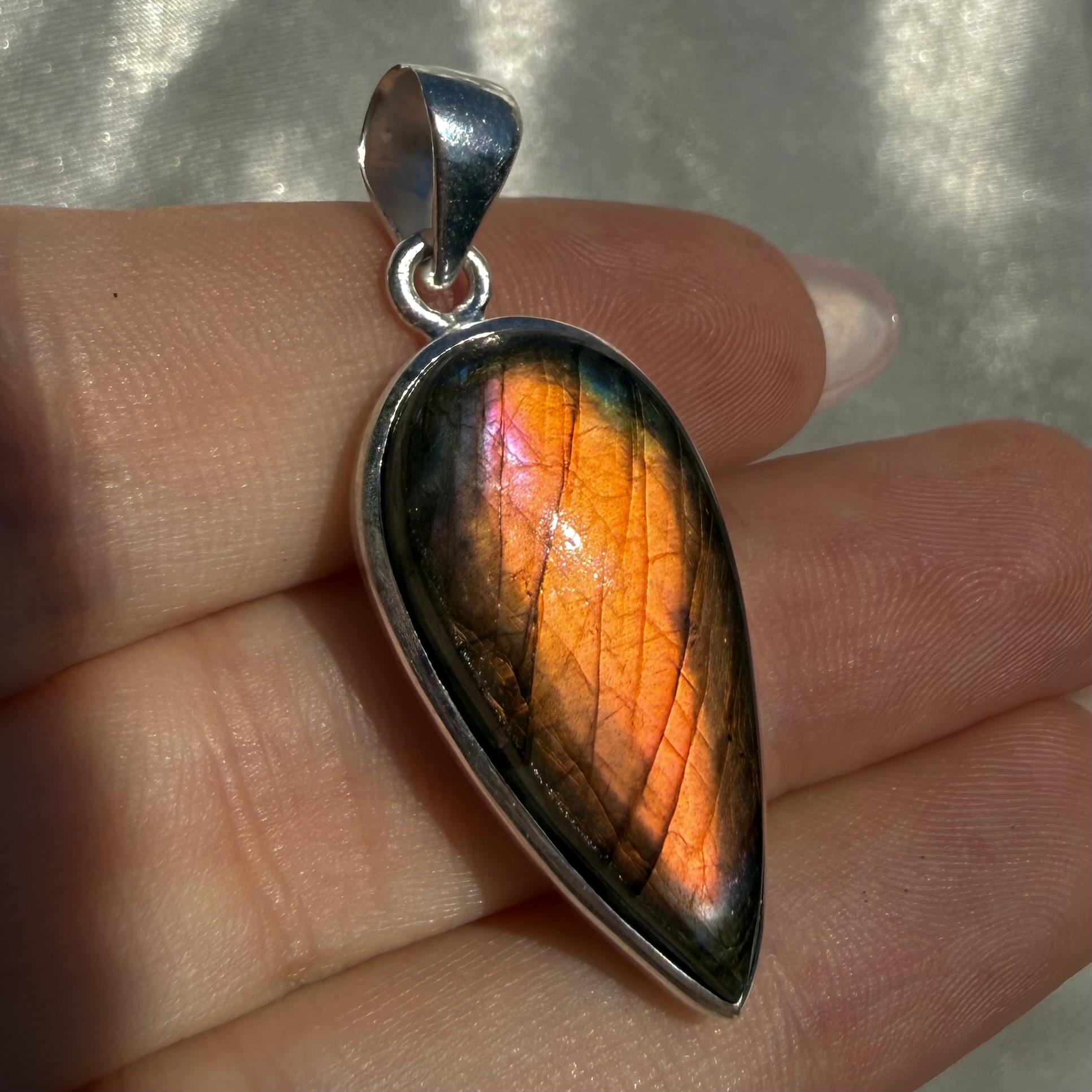 Best Quality Mermaid Labradorite Pendants - 17