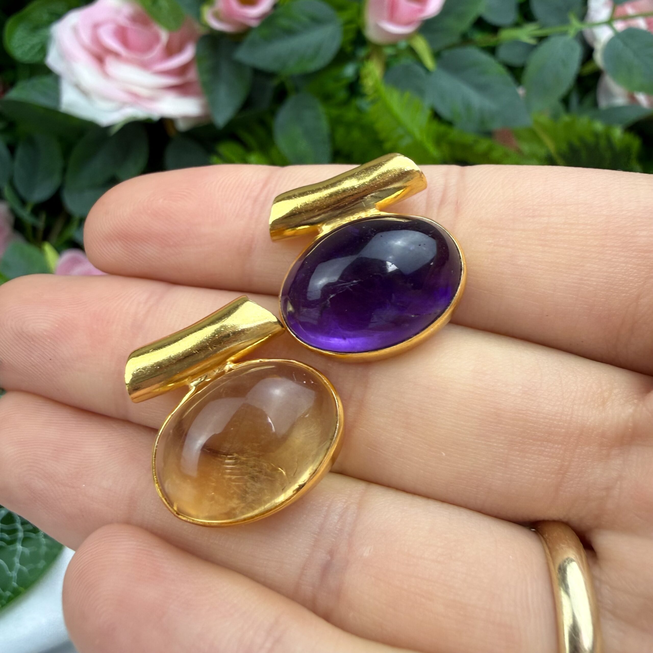 Elegant Gemstone Pendant Gold - Image 2